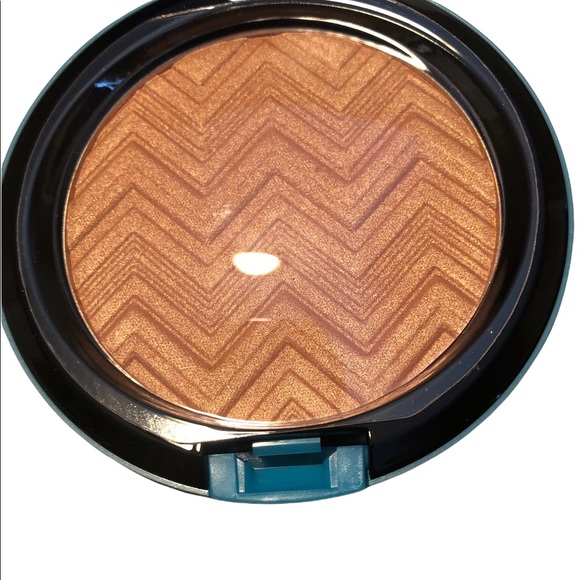 MAC Bronzer/Face Powder - Picture 2 of 3